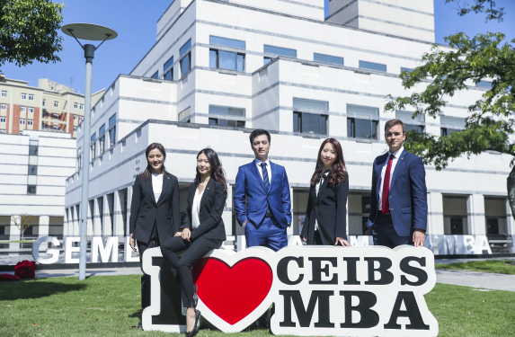 上海在职MBA校友网络建设：学习期间的资源积累与职业拓展